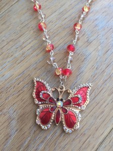 collier-ras-de-cou-papillon-et-perles-de-ve-16676961-pictures-0-14487110-b5111_570x0